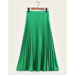 Solid Pleated Skirt - Size M